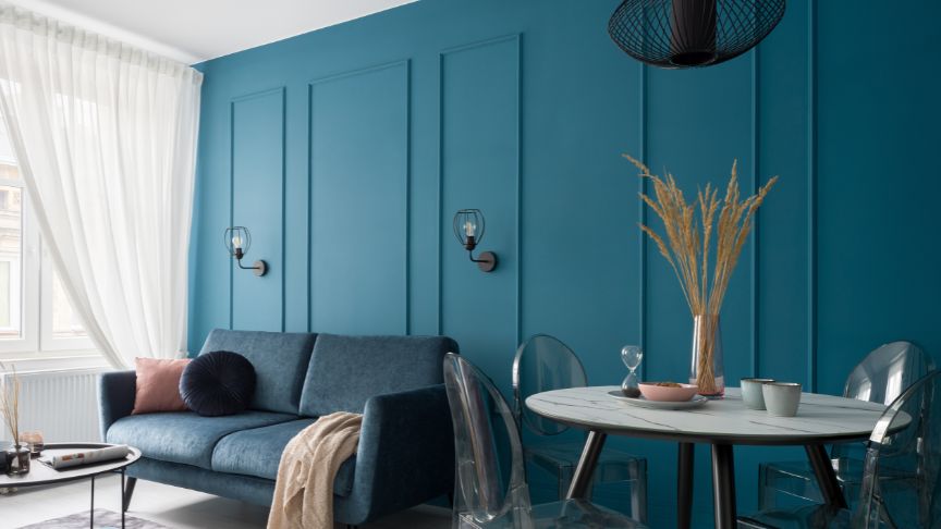 What colour blinds and curtains go with teal walls?